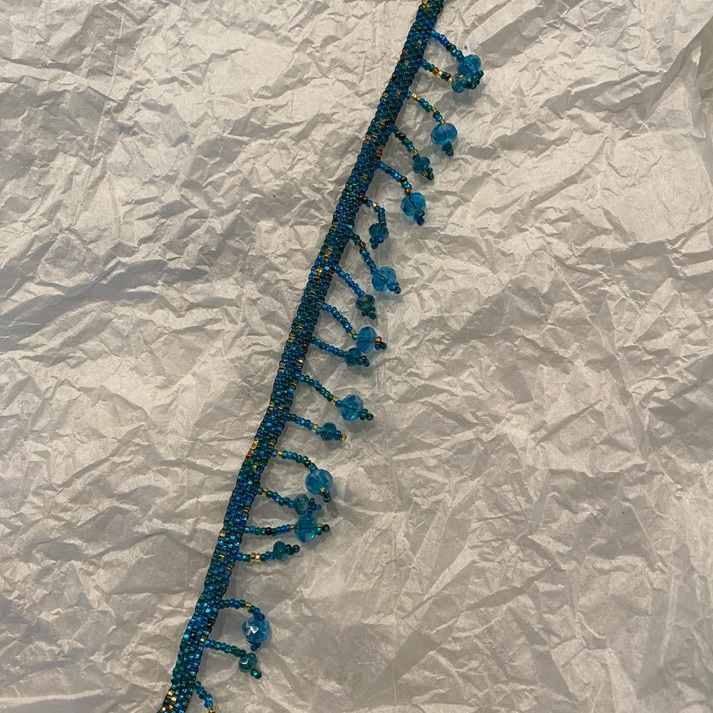 Anklet: closure from 7.52 9.5 inches.. $20